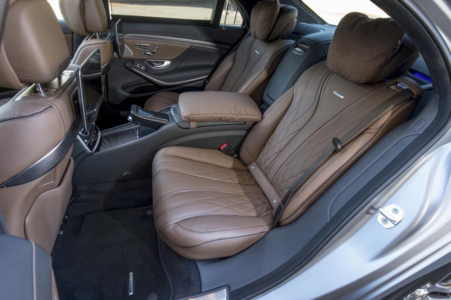 Интерьер Mercedes-AMG S63 4Matic+ Lang 2017 года  (WW) (фото 25 из 105)